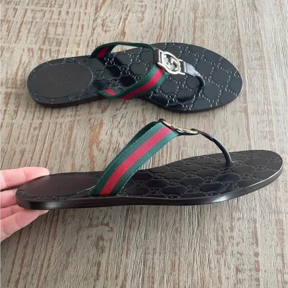 Gucci GG Women’s Flip Flops - Picture 2 of 4